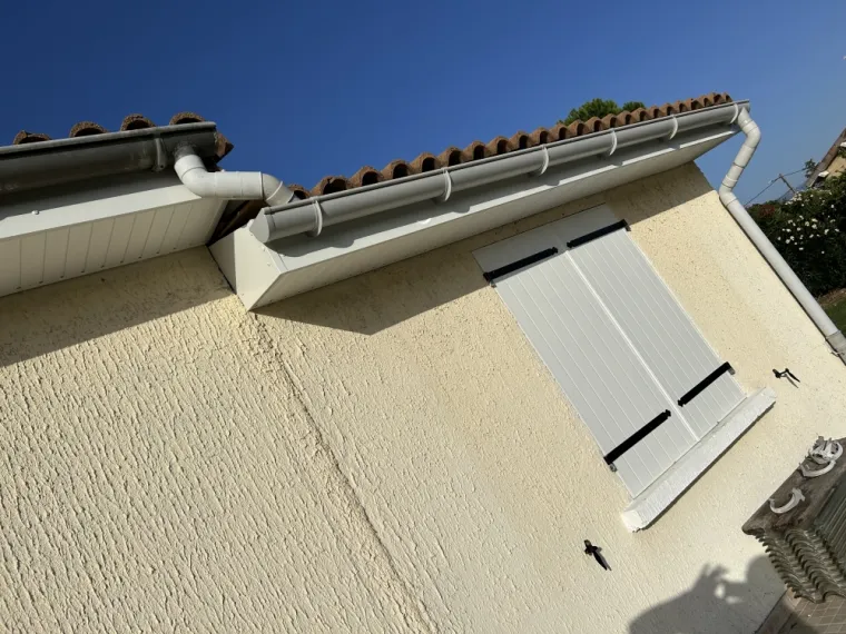 Habillage de passe de toit à Châteauneuf-sur-Isère